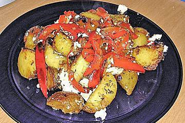 kartoffel-paprika-pfanne-mit-schafskaese.jpg